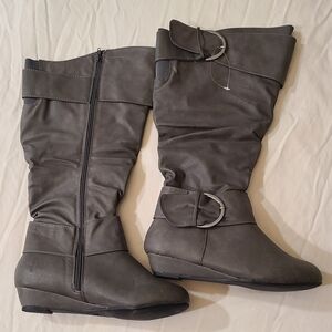 Stylish Gray Women's Boots